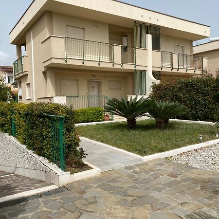 Appartamento In Villa A Policoro Eksteriør billede